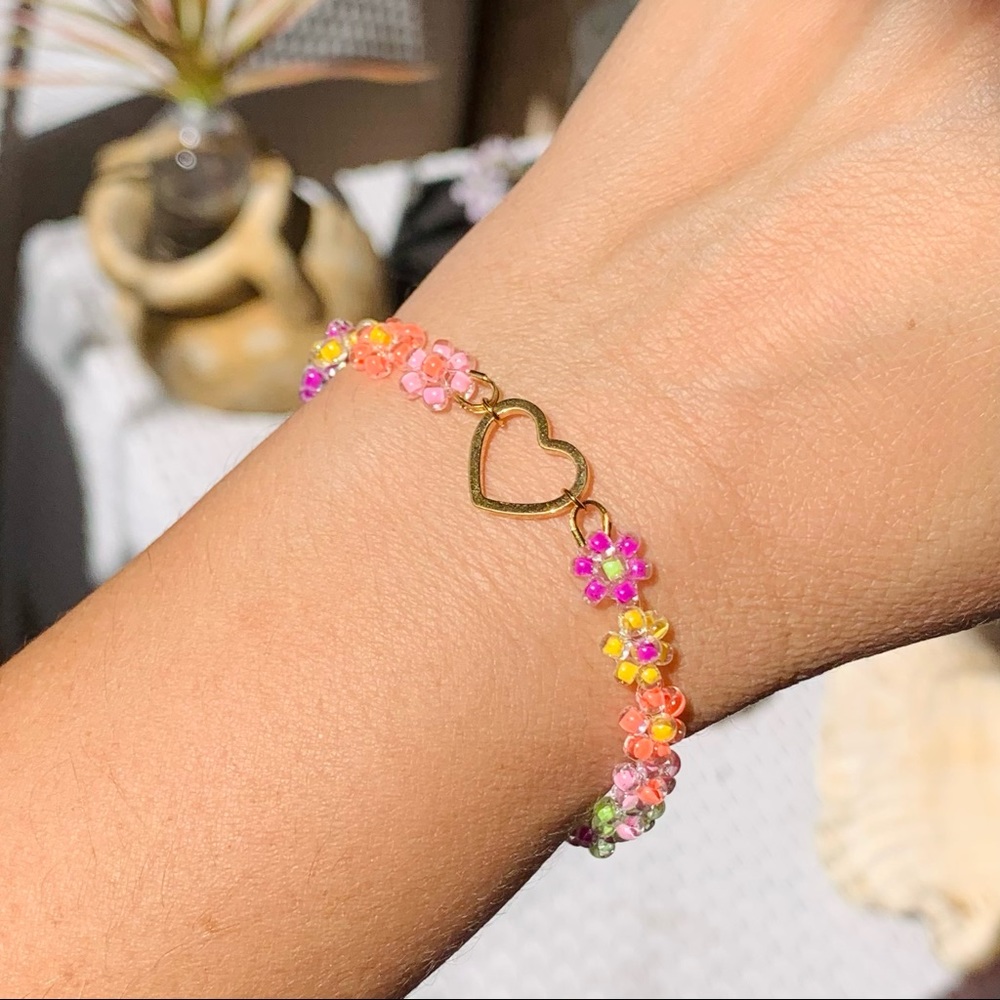 Handmade Neon Daisy Bracelet w/Gold Heart Adjustable Beaded Bracelet Boho Y2K